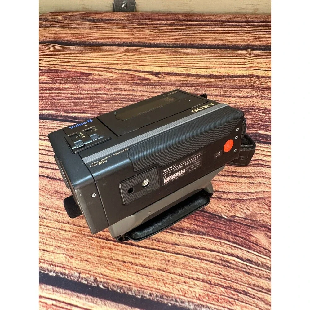 Vintage Sony Video 8 Handycam CCD-M8u with Case *UNTESTED*